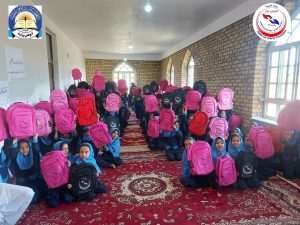 توزیع پنجهزار بستهٔ کیف و لوازمالتحریر برای دانشآموزان در ولایات هرات، نیمروز و فراه